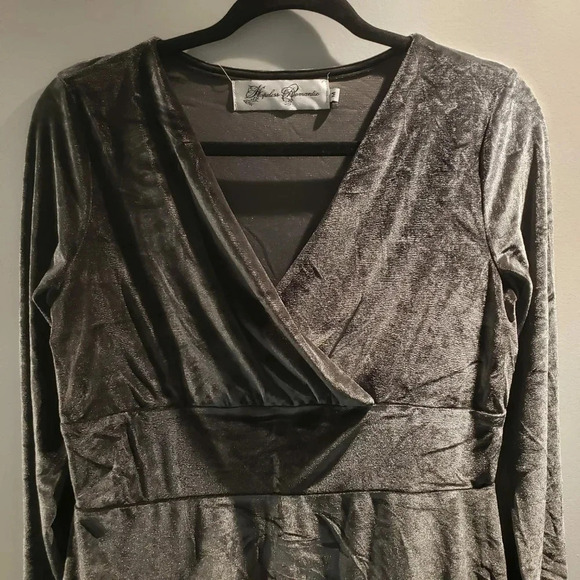 Hopeless Romantic Dark Grey Velvet Long Sleeve Maxie Dress Size M - Picture 1 of 9